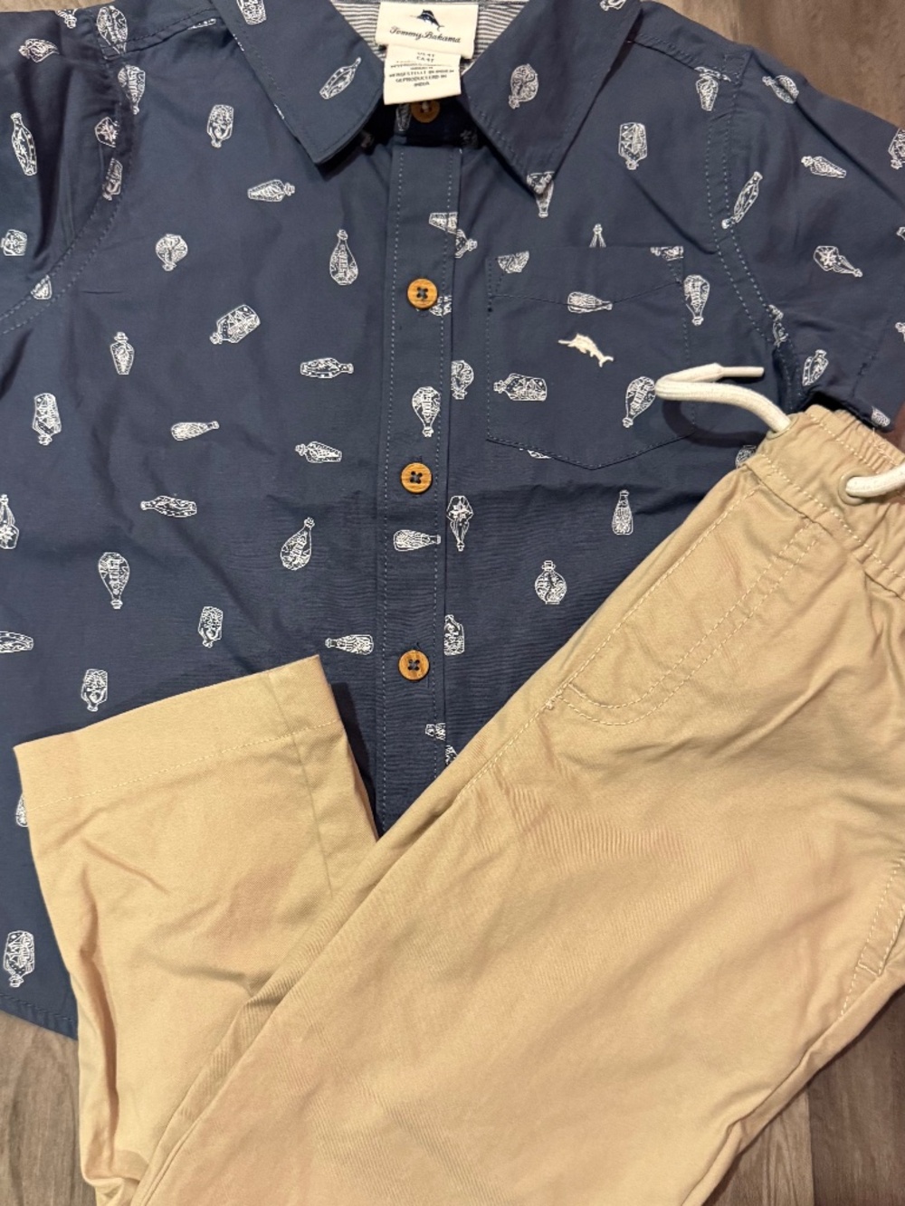 NWOT Tommy Bahama Chino and Shirt Set Boys Size 4T